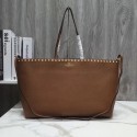 VALENTINO Rockstud grained leather shopper 93316 brown JH09851mD58